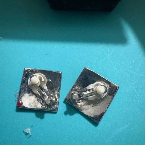 Clip‎ earrings - Picture 3 of 3